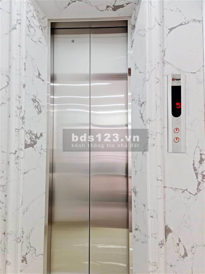 Gia đình có căn nhà mới xây tại Phố An Dương,Tây Hồ cần bán 40m, 5 tầng, giá 8 tỷ