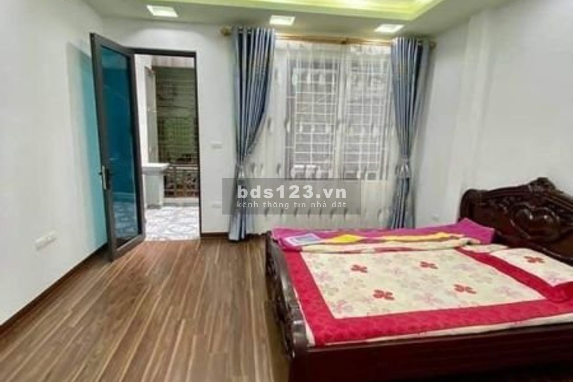 Bán nhà phường Ngọc Lâm Long Biên, 45 m, 5 tầng, view cầu Long Biên