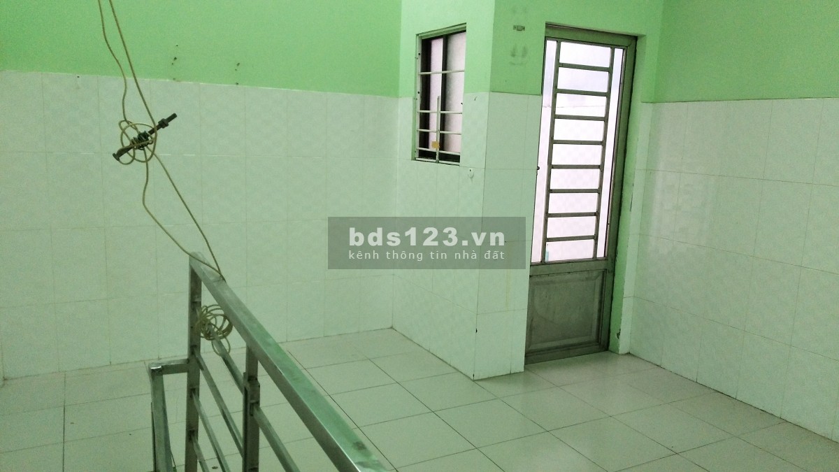 Nhà chính chủ 1 trệt 1 lầu nằm trong khu vực yên tĩnh có camera an ninh