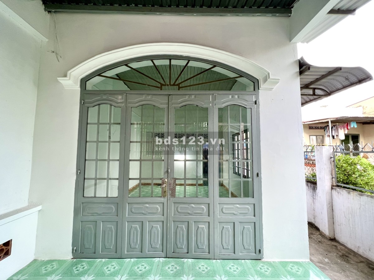 Bán Nhà Riêng SHR, DT 5x25m, Ngay Gần Cổng 11, Biên Hòa. Giá chỉ 1 tỷ 650 triệu - LH: 0906668333