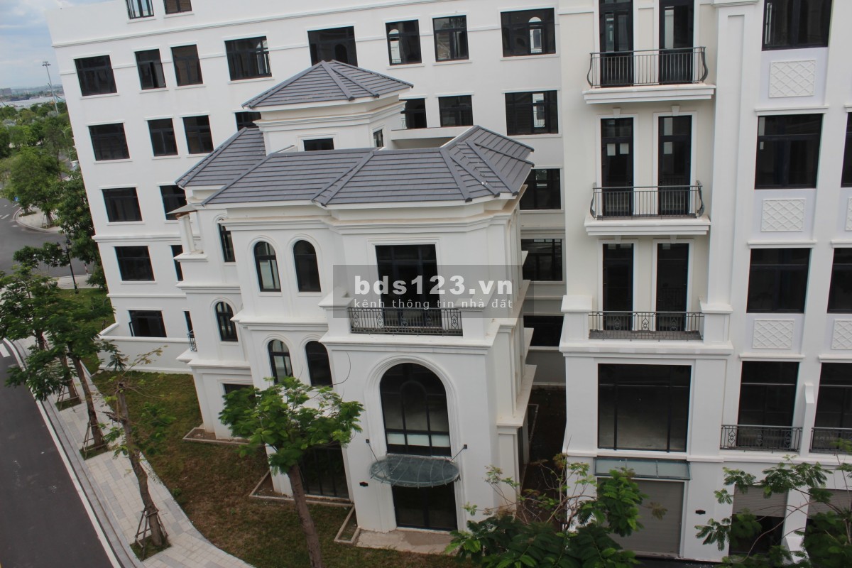 35 triệu thuê ngay nhà phố 126m2 hoàn thiện nguyên căn tại Vinhomes Q9