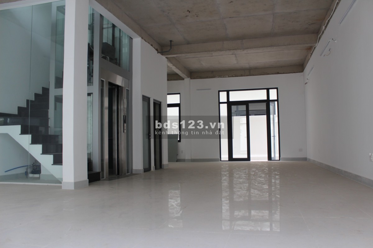35 triệu thuê ngay nhà phố 126m2 hoàn thiện nguyên căn tại Vinhomes Q9