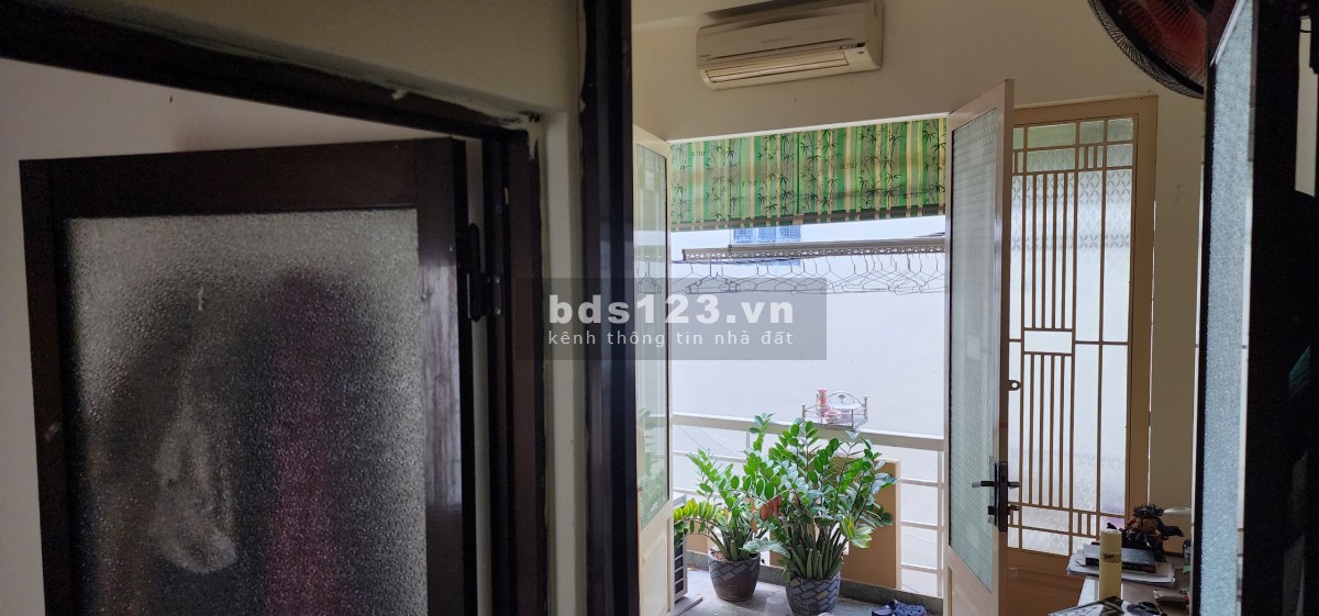 Chính chủ cho thuê nhà chợ Tân Định Q1