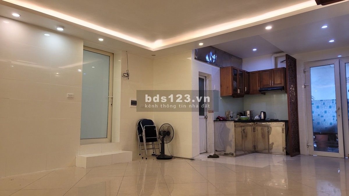 Mặt bằng cho thuê 65m 2 ưu tiên văn phòng hoặc hộ gia đình kv Trần Cung
