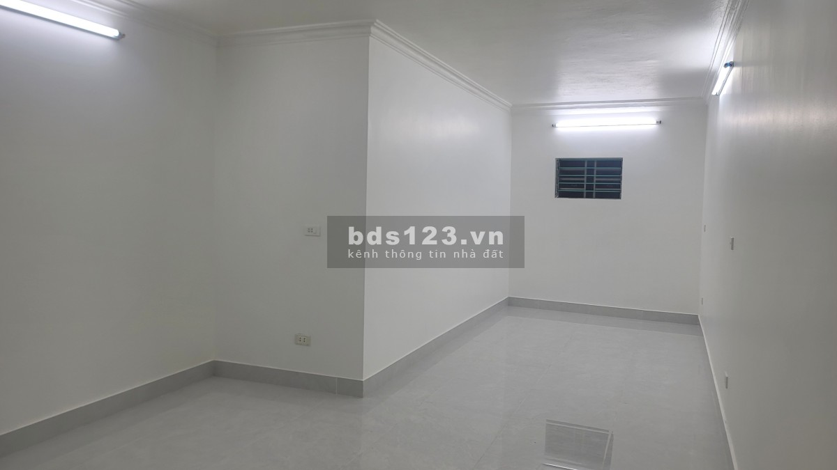 Mặt bằng cho thuê 65m 2 ưu tiên văn phòng hoặc hộ gia đình kv Trần Cung