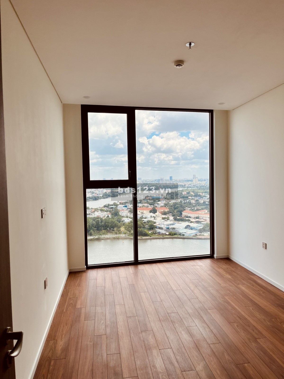 Bán căn hộ Thảo Điền Green 129m2, 3PN, view sông toàn Sài Gòn xuất sắc, giá bán chỉ 21 tỷ