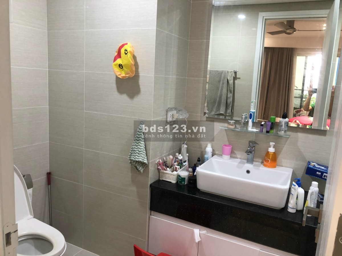 Bán căn hộ - Tòa L5 tầng 10 - 3 ngủ đồ cơ bản
