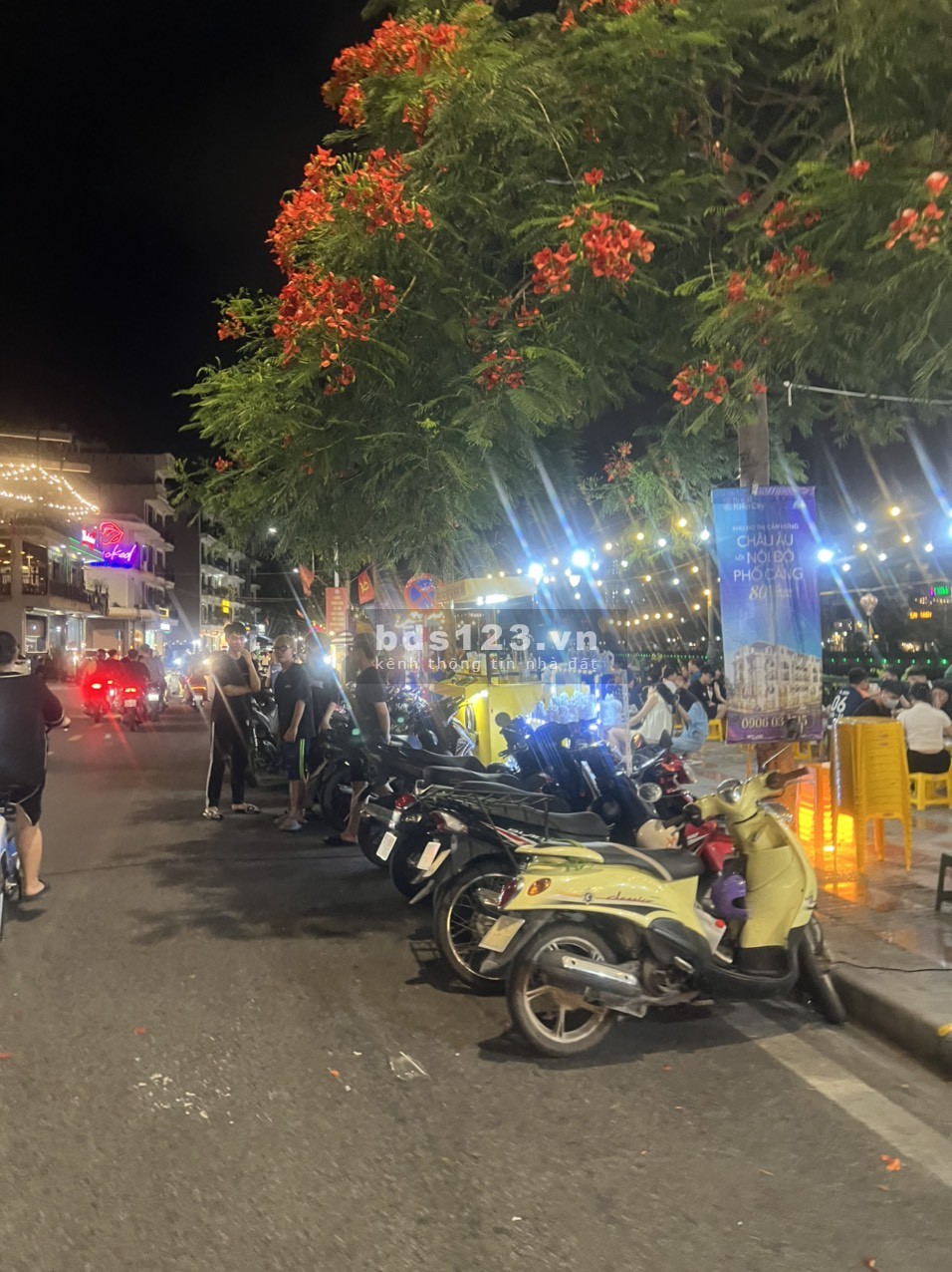 Bán đất mặt đường Thế Lữ , Hạ Lý, Hồng Bàng, Hải Phòng ngang 8m vuông đét! Giá chỉ 185tr/m2