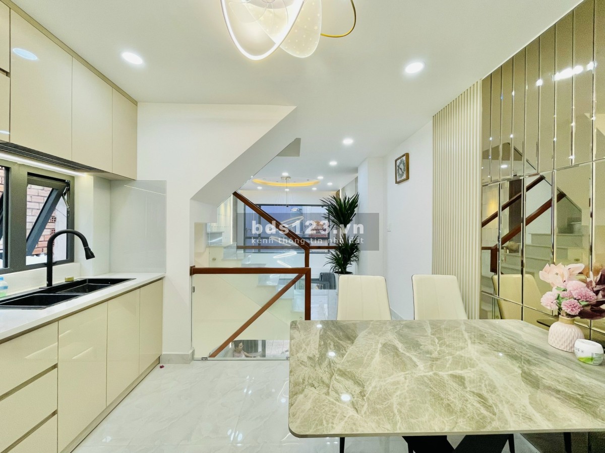 Nhà chính chủ HXH view Landmark đường Hoàng Hoa Thám, P.7, Bình Thạnh