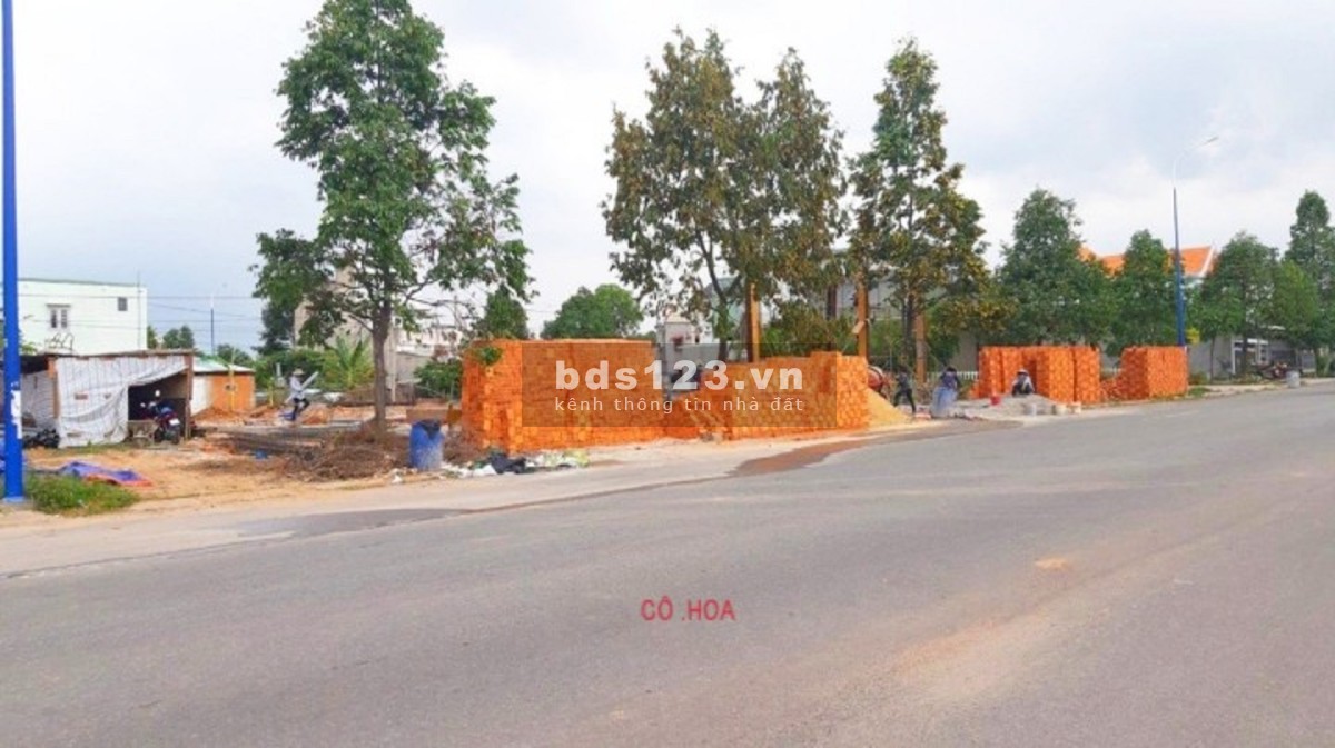 Bán gấp 480m² đất đối diện chợ. Ngay KCN Nhật - Hàn. Dân cư đông, giá 1,1 tỷ