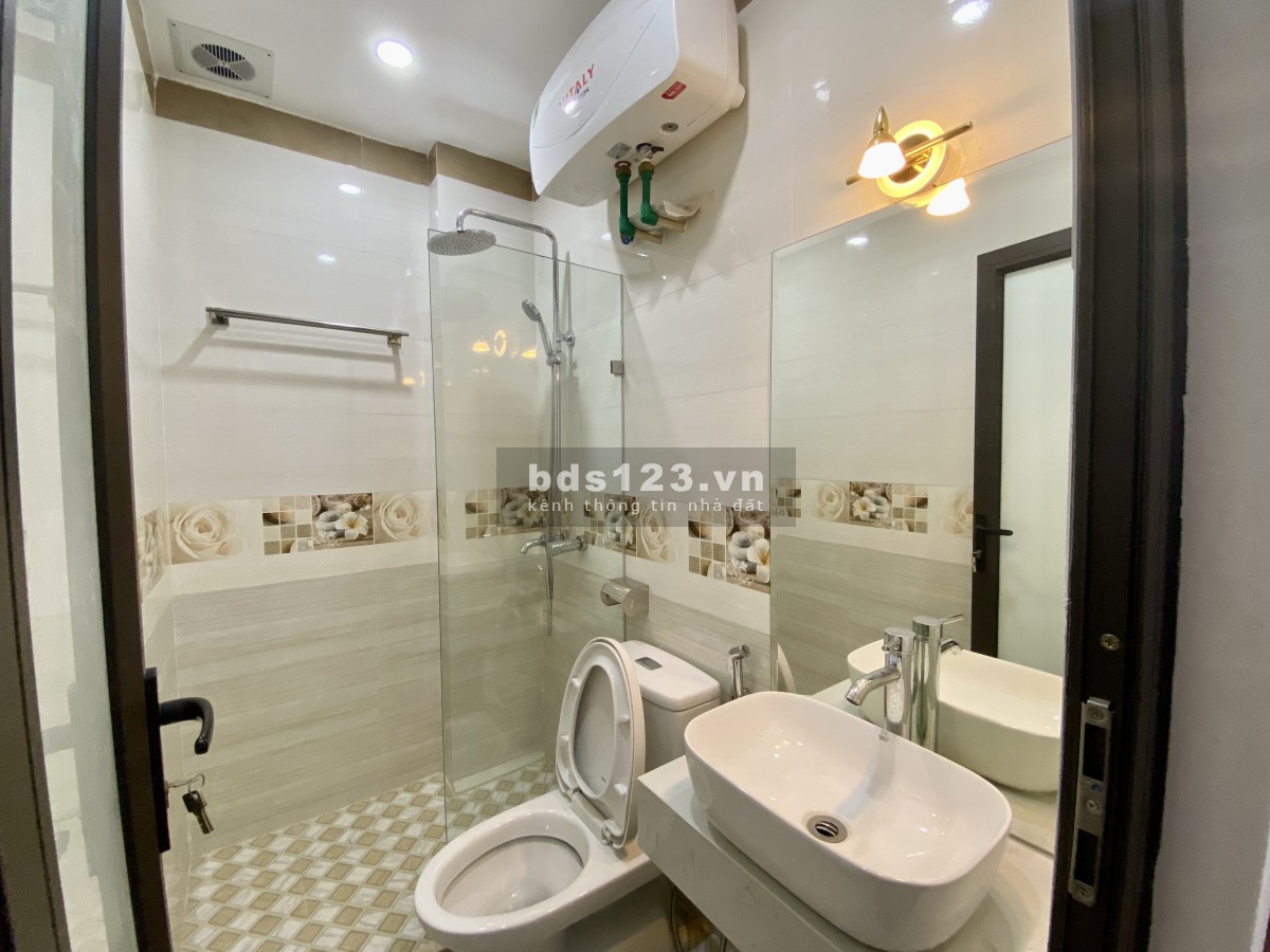 Bán nhà 1 căn duy nhất phố Đội Cấn, Liễu Giai, Ba Đình. Diện tích 38M x 5 tầng. Giá 5.08 tỷ