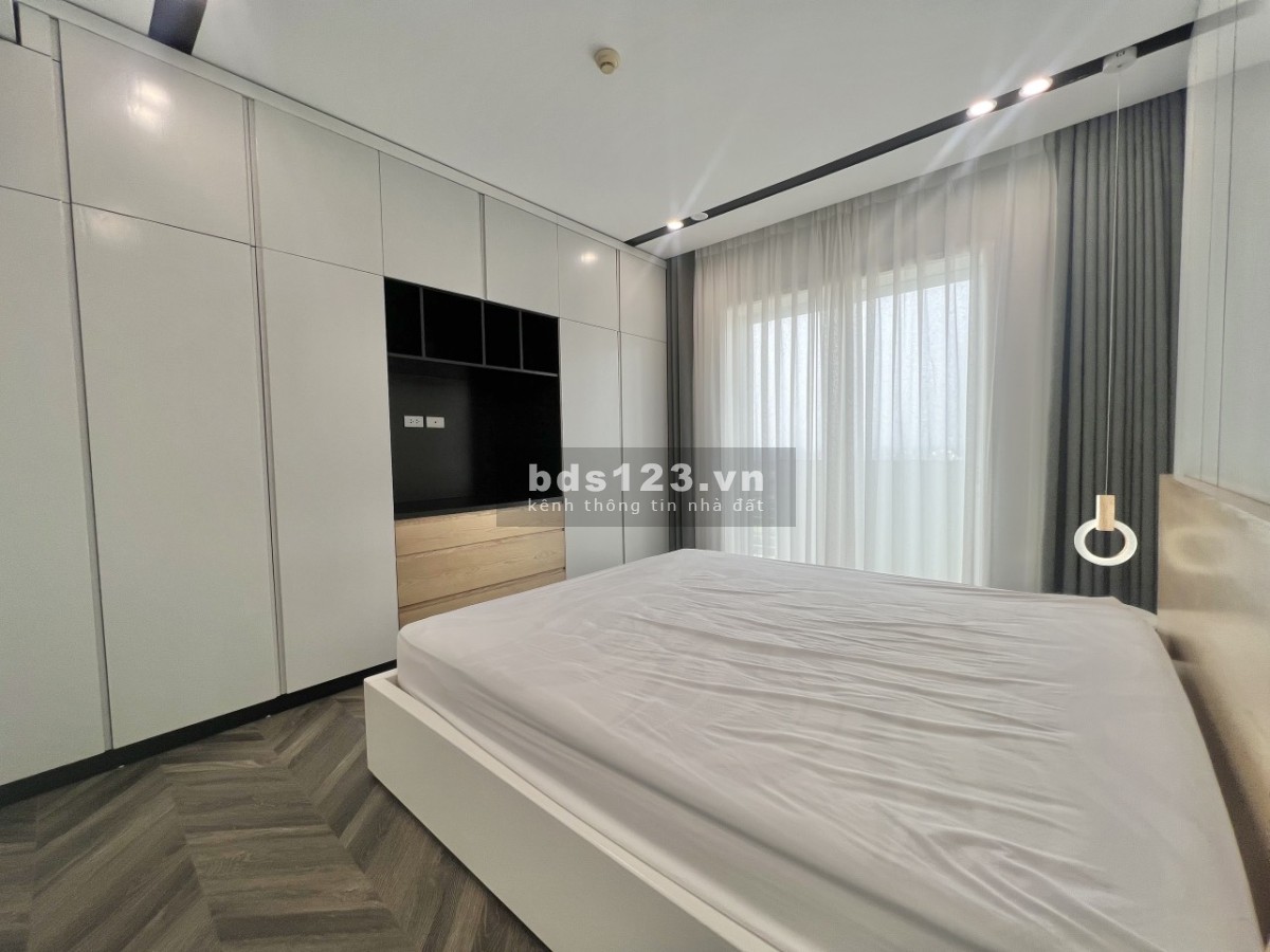 Cho thuê căn hộ tòa E4, 3 ngủ full đồ tại Ciputra Hà Nội