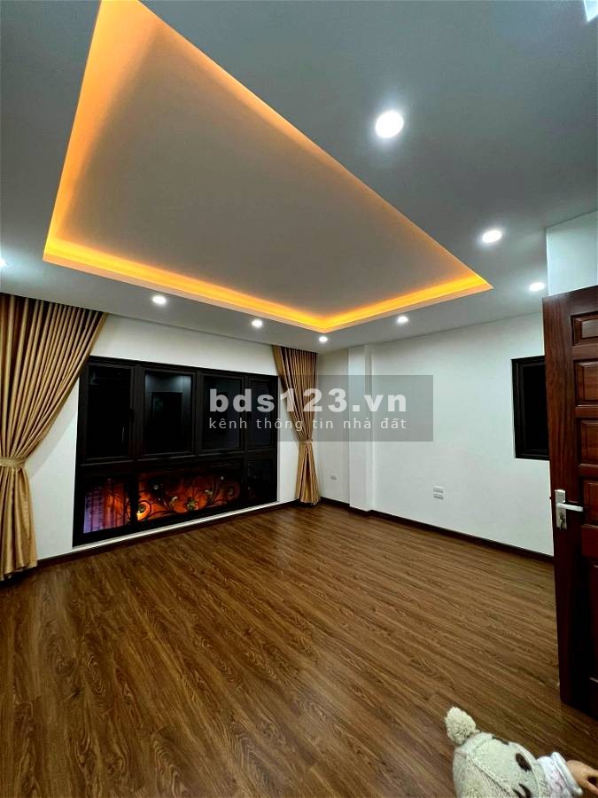Gia đình tôi cần bán căn nhà mặt Phố Hồ Tùng Mậu 100m 6 tầng, mặt tiền 5m giá bán16 tỷ