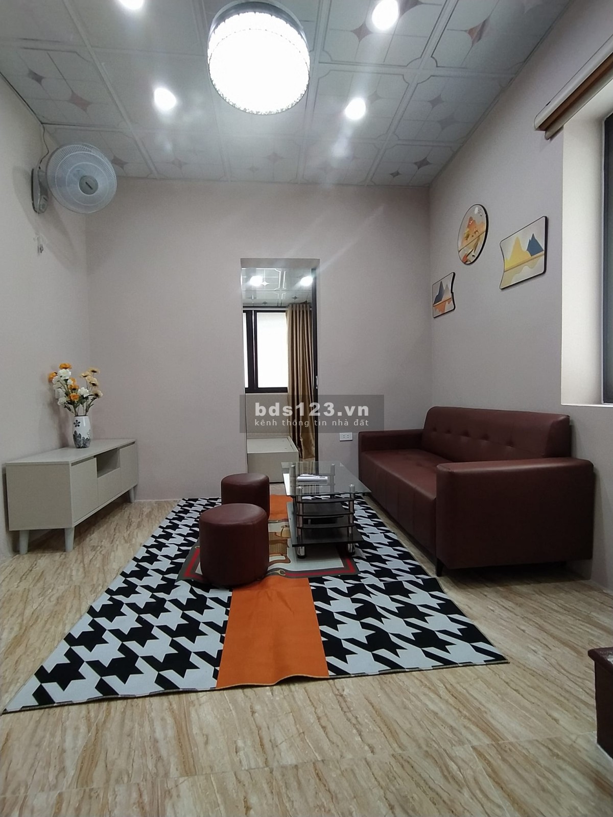 Bán căn hộ tại tập thể C6 Tập thể Kim Liên, 2pn, sổ riêng, công năng đầy đủ chỉ nhỉnh 1 tỷ