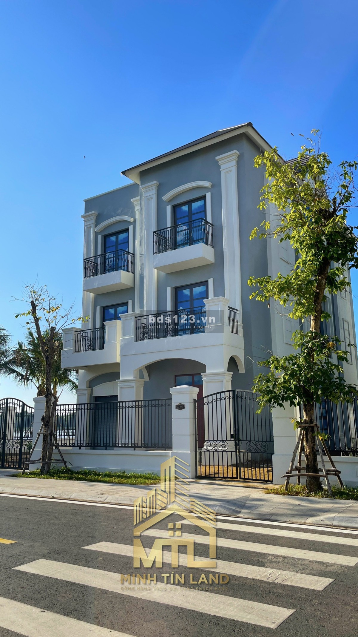 Bán lỗ 3,5 tỷ nhà phố 126m2 The Manhattan Vinhomes Grand Park quận 9