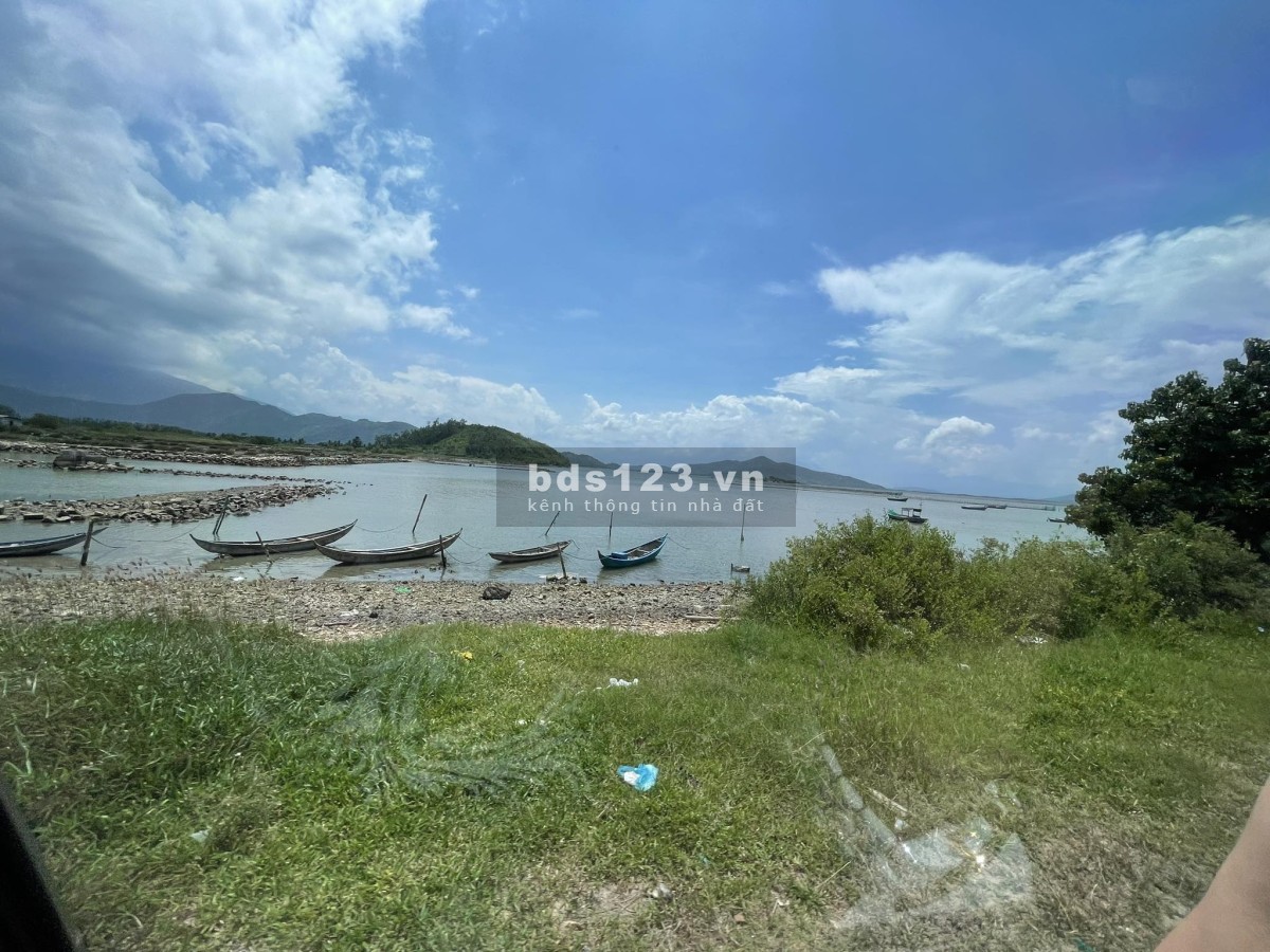 Bán lô đất đẹp vịnh Nha Phu- phía bên biển, giá cực rẻ.full thổ cư