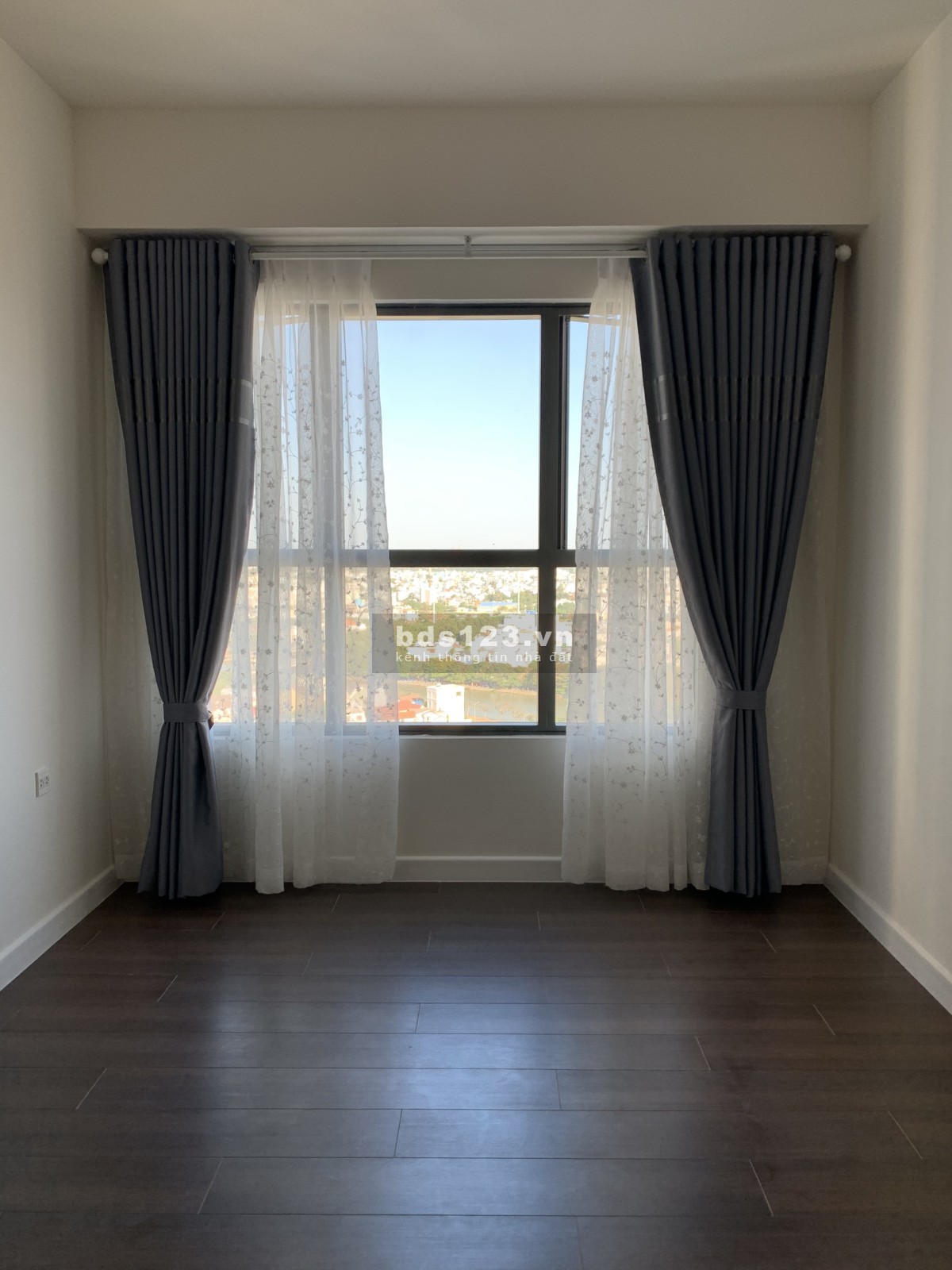 View sông cực đẹp! Bán gấp căn hộ The Sun Avenue diện tích 75M2, 2PN, NTCB, giá 4.1 tỷ