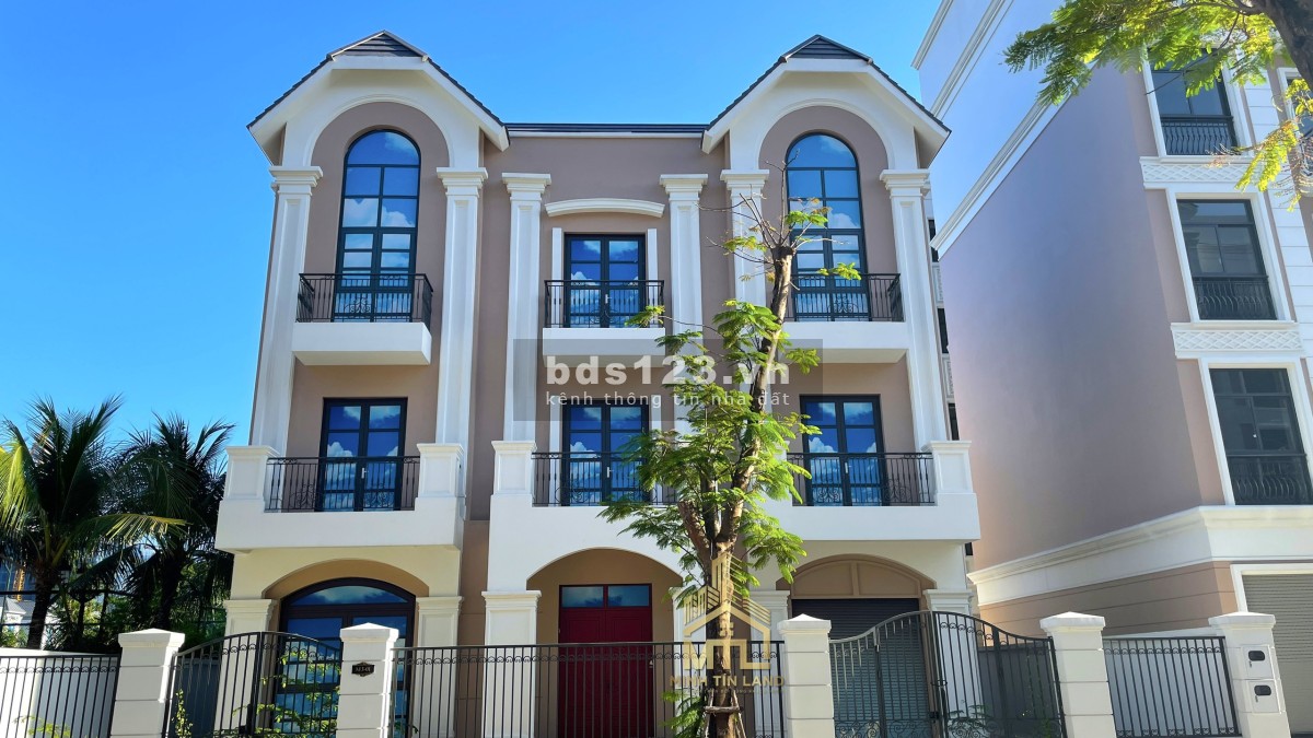 Bán lỗ 3,5 tỷ nhà phố 126m2 The Manhattan Vinhomes Grand Park quận 9