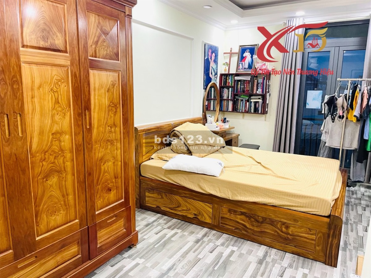 Cần bán gấp căn nhà phố gần cư xá Phúc Hải