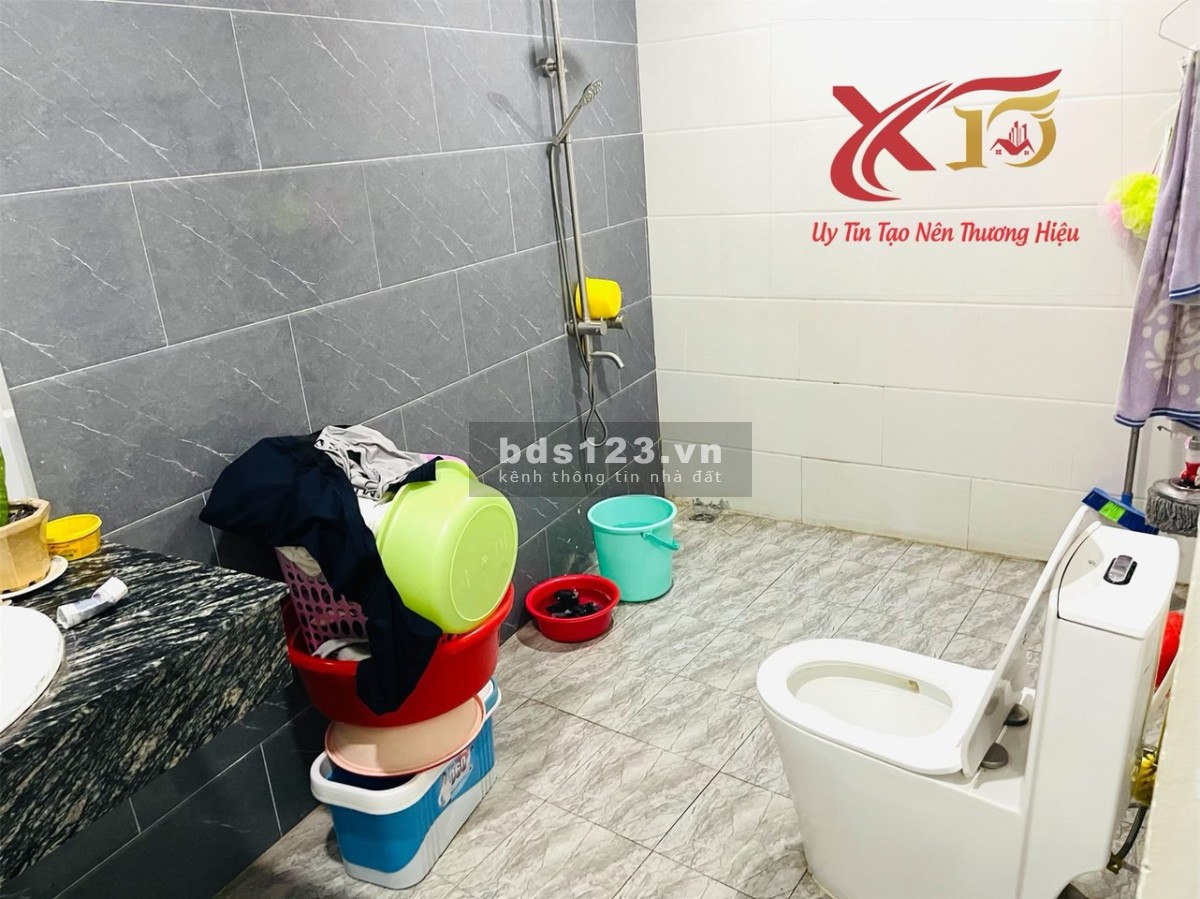 Cần bán gấp căn nhà phố gần cư xá Phúc Hải