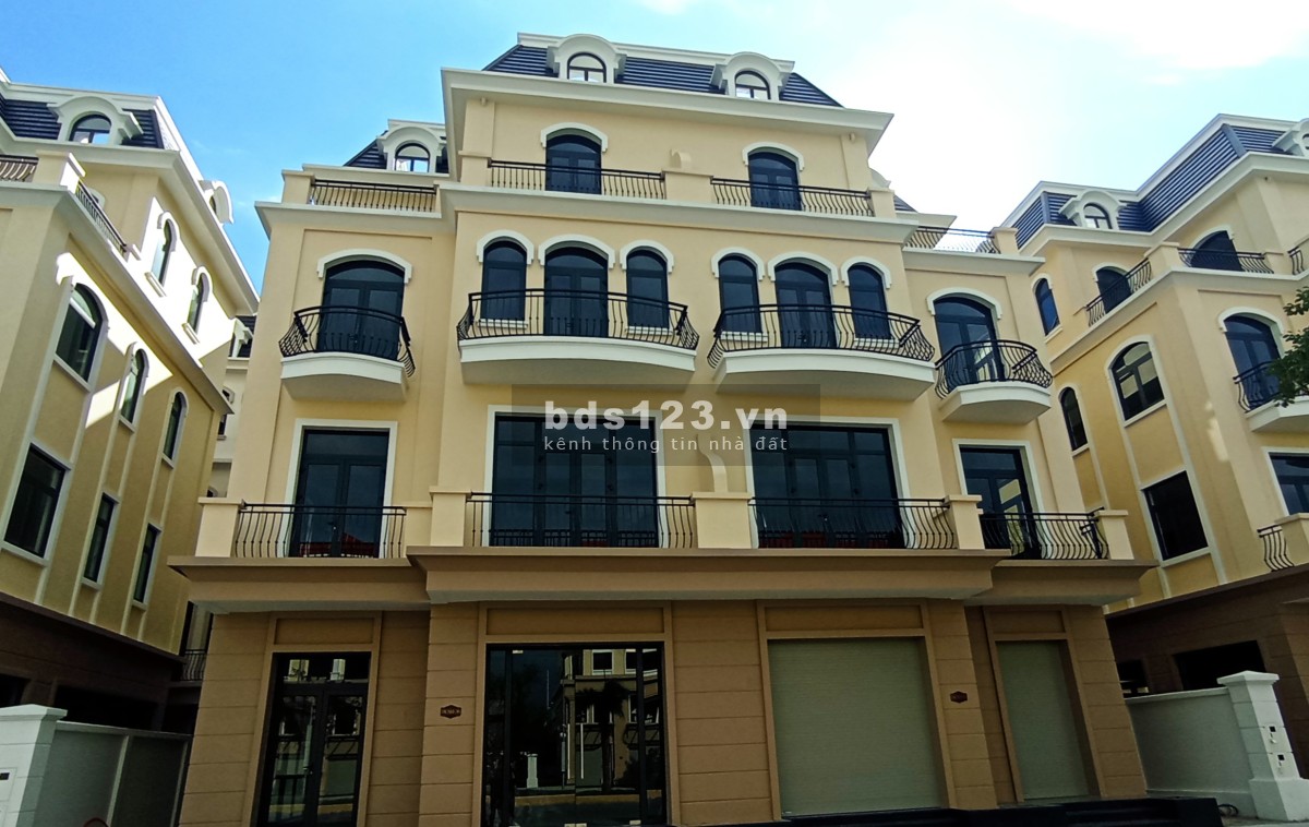 Độc quyền Shophouse Song lập 150m2 dường 51m HTLS 0% tới 24 tháng. Giá TỐT nhất The Empire VHOP2
