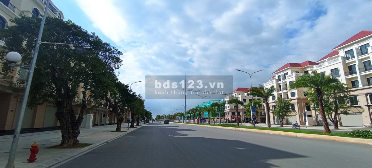 Độc quyền Shophouse Song lập 150m2 dường 51m HTLS 0% tới 24 tháng. Giá TỐT nhất The Empire VHOP2