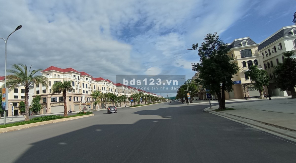 Độc quyền Shophouse Song lập 150m2 dường 51m HTLS 0% tới 24 tháng. Giá TỐT nhất The Empire VHOP2