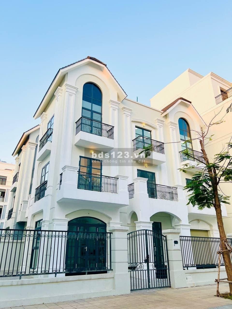 Cho thuê biệt thự 250m2 hoàn thiện tại Vinhomes Quận 9 giá chỉ 35 triệu