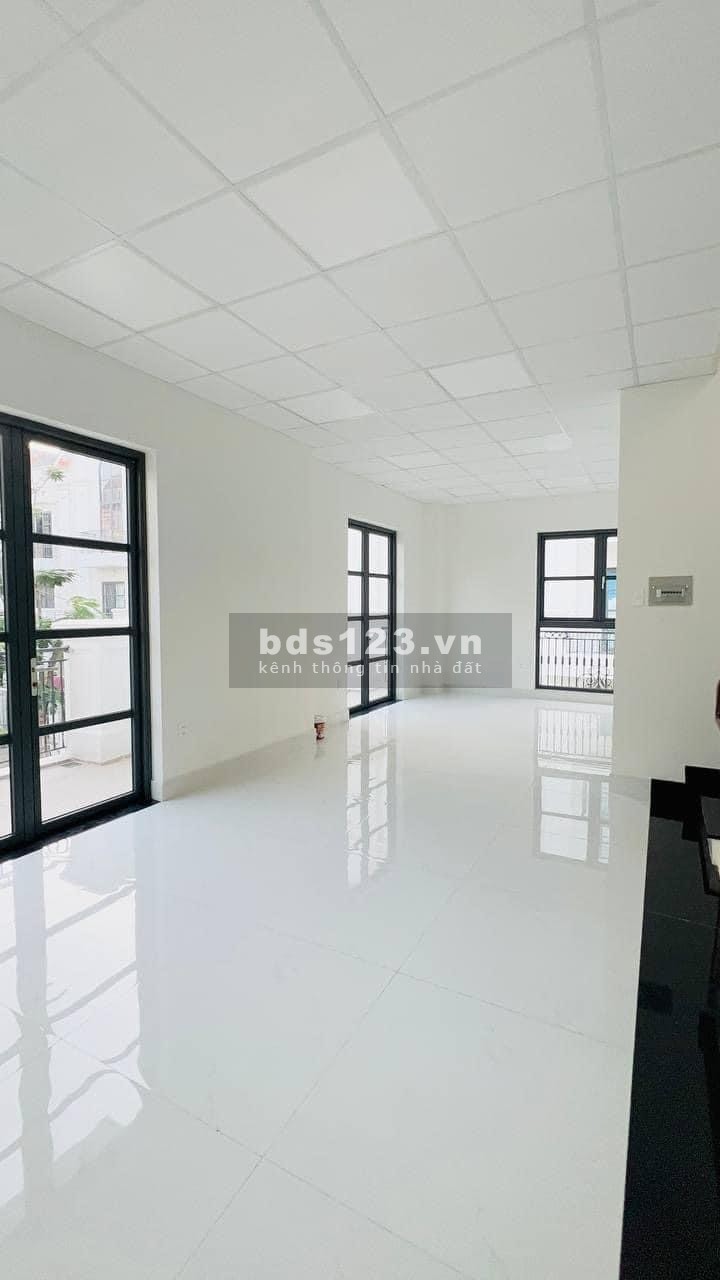 Cho thuê biệt thự 250m2 hoàn thiện tại Vinhomes Quận 9 giá chỉ 35 triệu