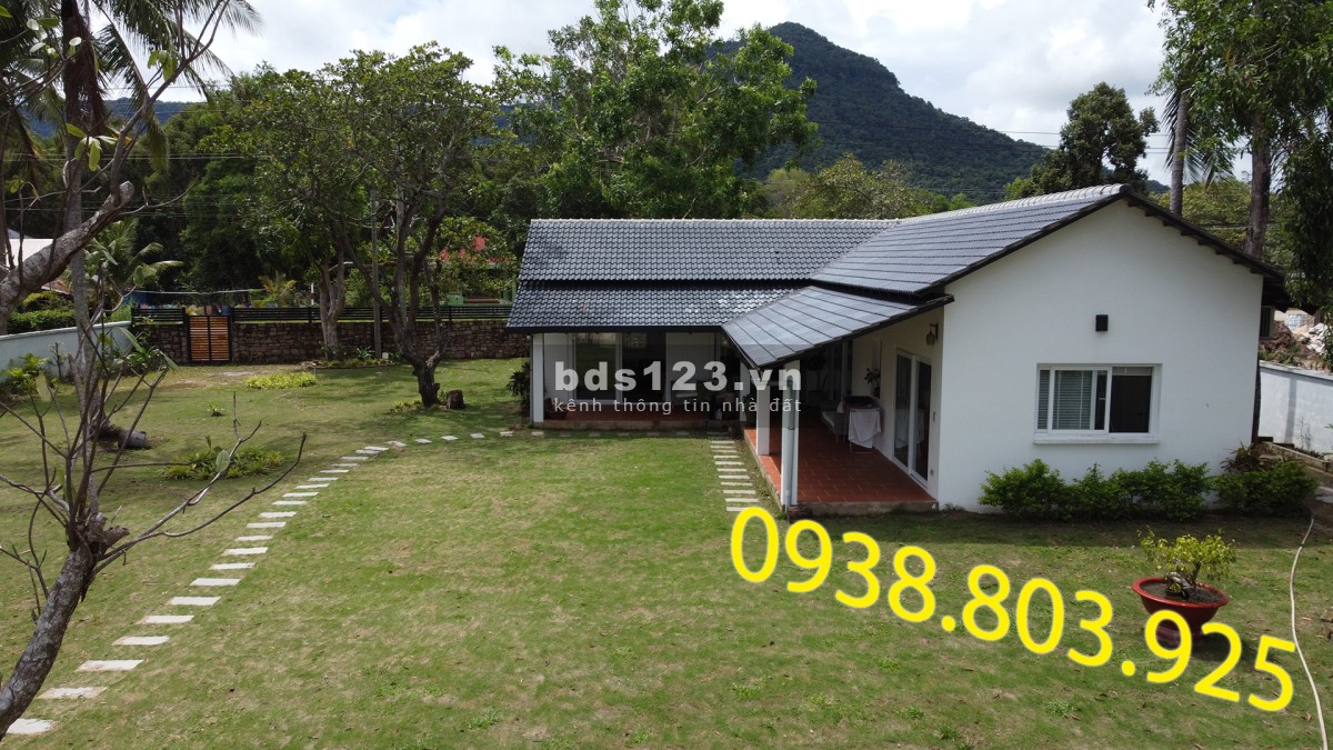 Bán đất 1500 m2 - 37 tỷ đất mặt tiền lộ mặt biển tặng biệt thự Hàm Ninh 0938 803 925