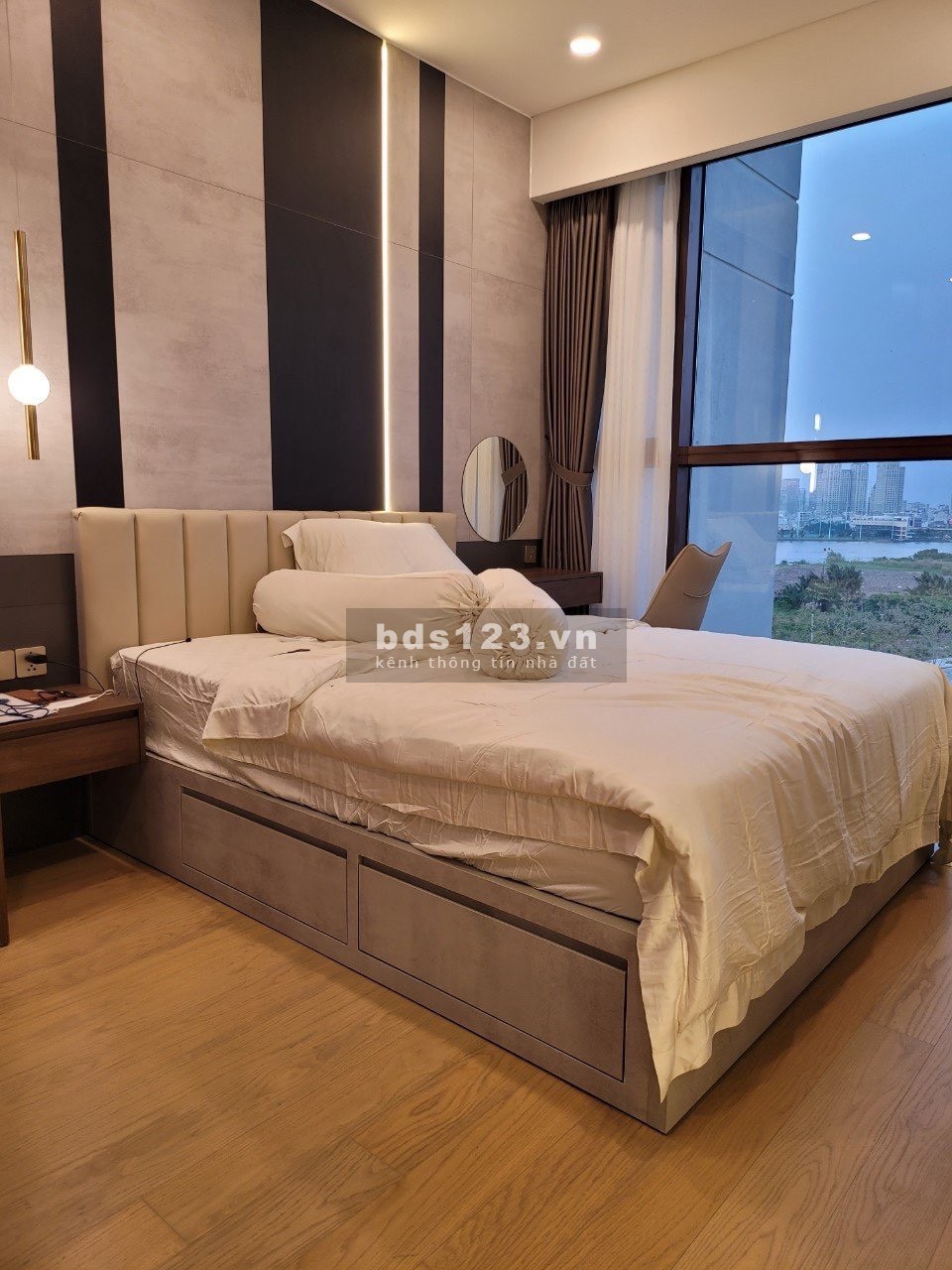 Bán căn hộ 2PN Metropole view bật nhất SG, giá 12 tỷ hướng tốt