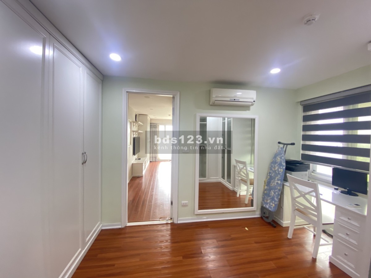 Cho thuê căn hộ tòa P2, 3 phòng ngủ đầy đủ nội thất tại Ciputra Hà Nội