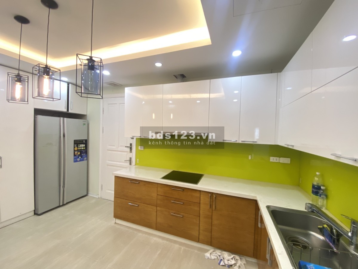 Cho thuê căn hộ tòa P2, 3 phòng ngủ đầy đủ nội thất tại Ciputra Hà Nội