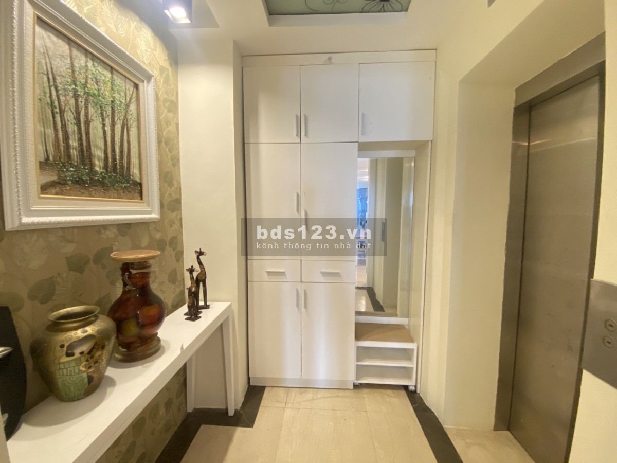 Cho thuê căn hộ tòa P2, 3 phòng ngủ đầy đủ nội thất tại Ciputra Hà Nội
