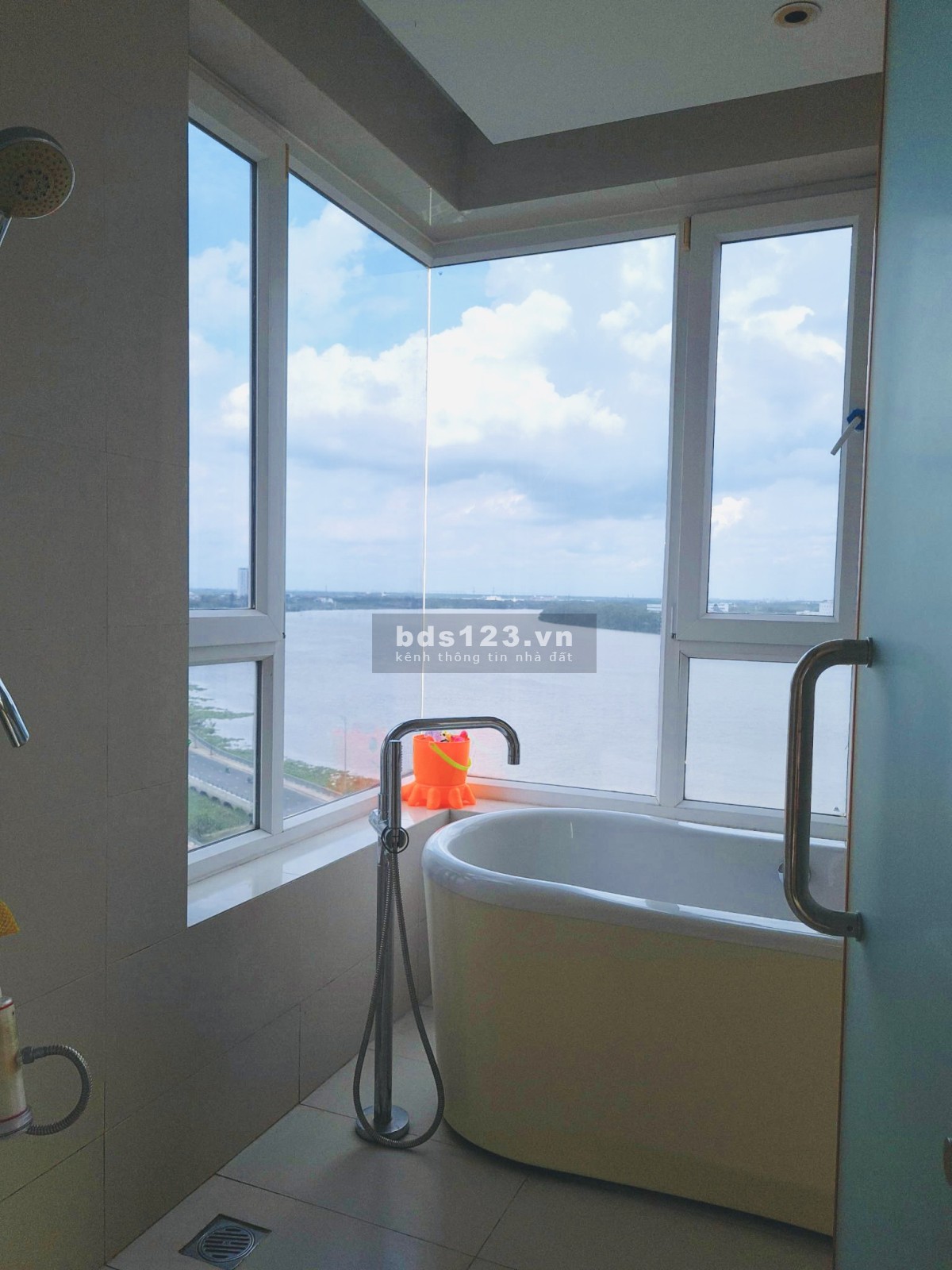 Cho thuê căn hộ PN Đảo Kim Cương giá 1600$ view ôm trọn sông