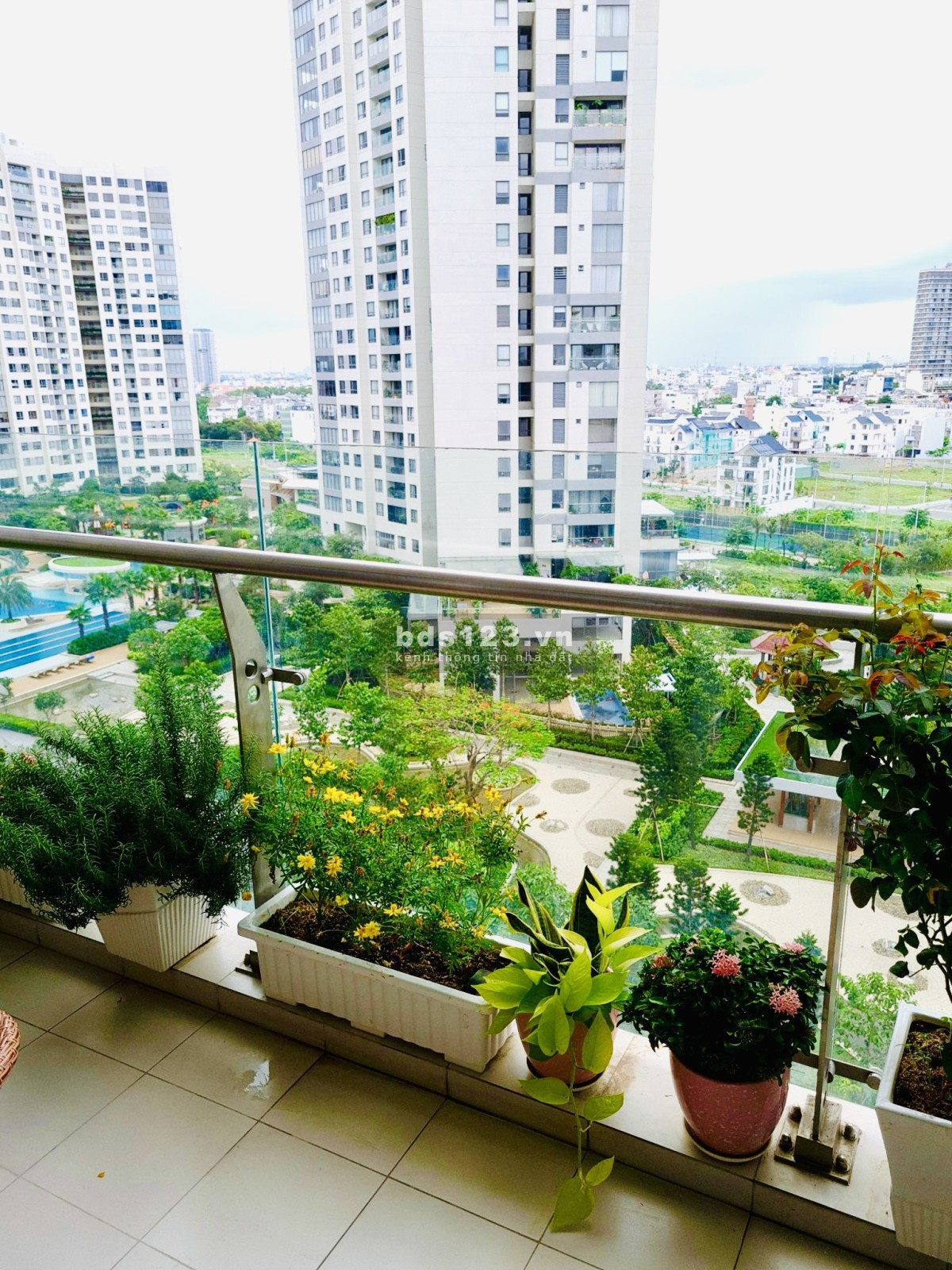 Cho thuê căn hộ PN Đảo Kim Cương giá 1600$ view ôm trọn sông
