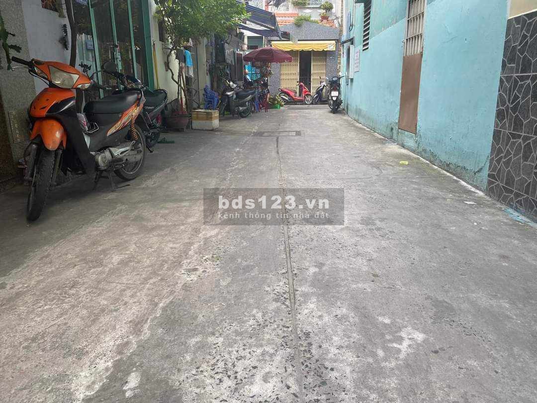 Nhà Lạc Long Quân, hẻm 8M. Tân Bình giáp quận 10. Giá 7.8 tỷ