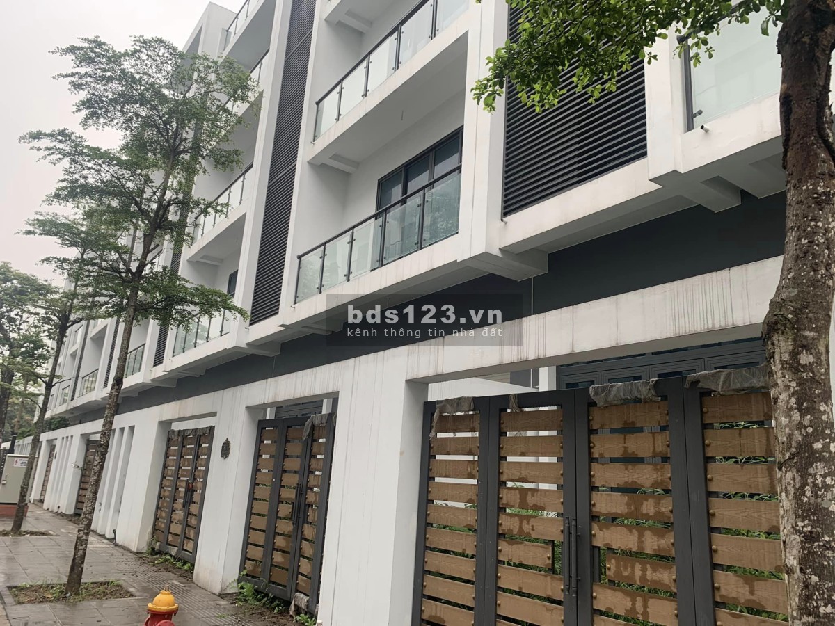 Bán liền kế mặt đường Hoàng Quốc Việt kéo dài - Cạnh Goldmarrk City 136 Hồ Tùng Mậu Hà Nội