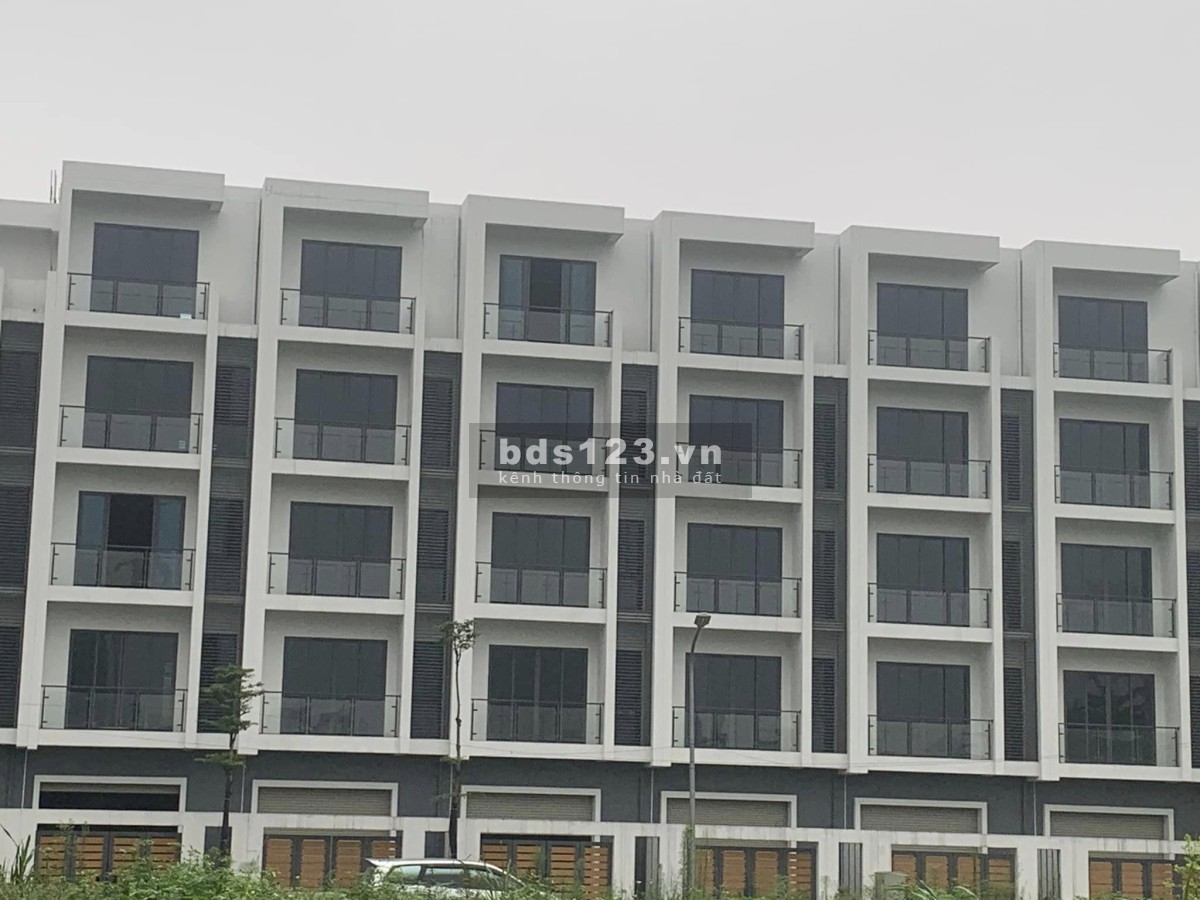 Bán liền kế mặt đường Hoàng Quốc Việt kéo dài - Cạnh Goldmarrk City 136 Hồ Tùng Mậu Hà Nội