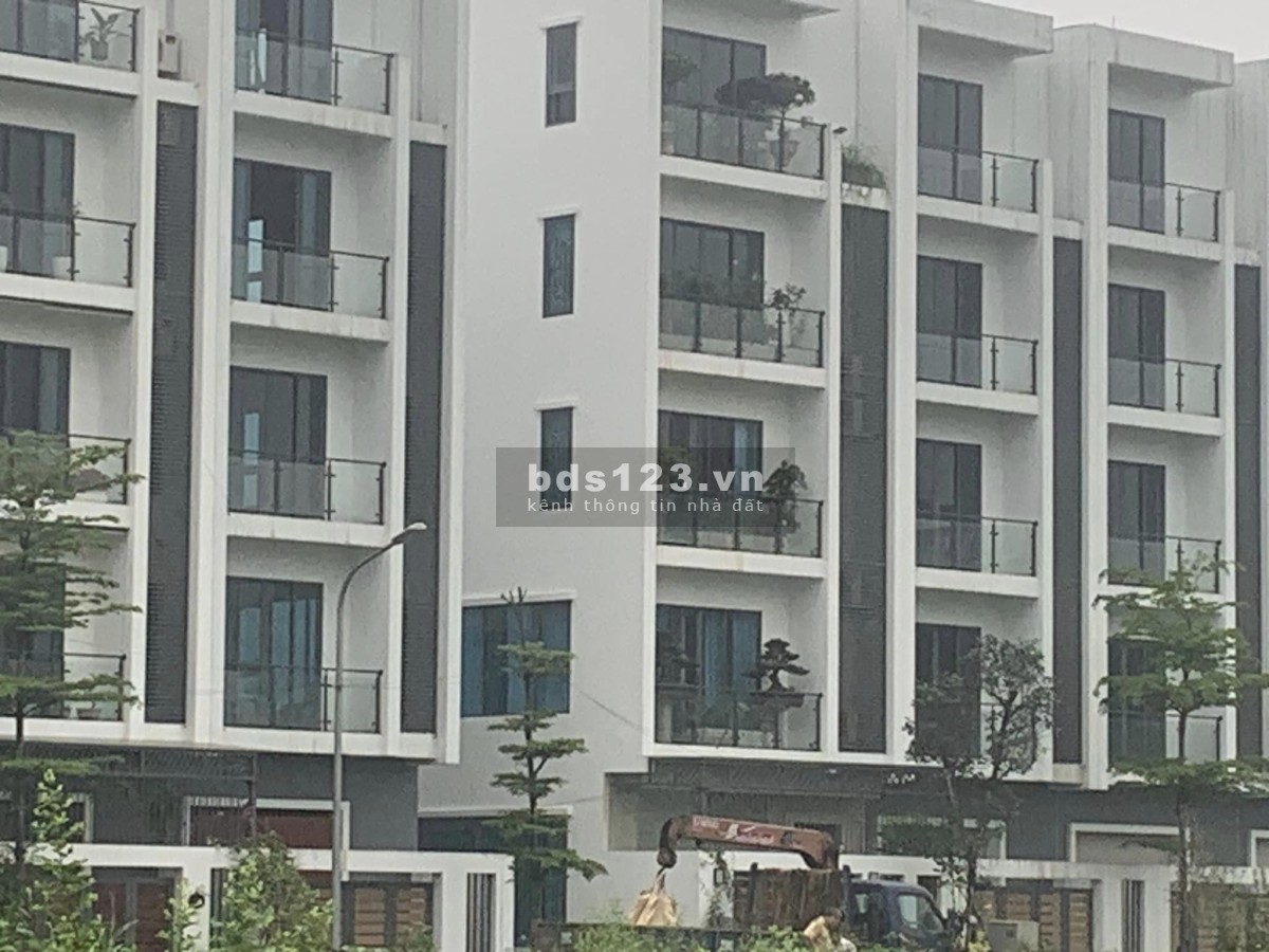 Bán liền kế mặt đường Hoàng Quốc Việt kéo dài - Cạnh Goldmarrk City 136 Hồ Tùng Mậu Hà Nội