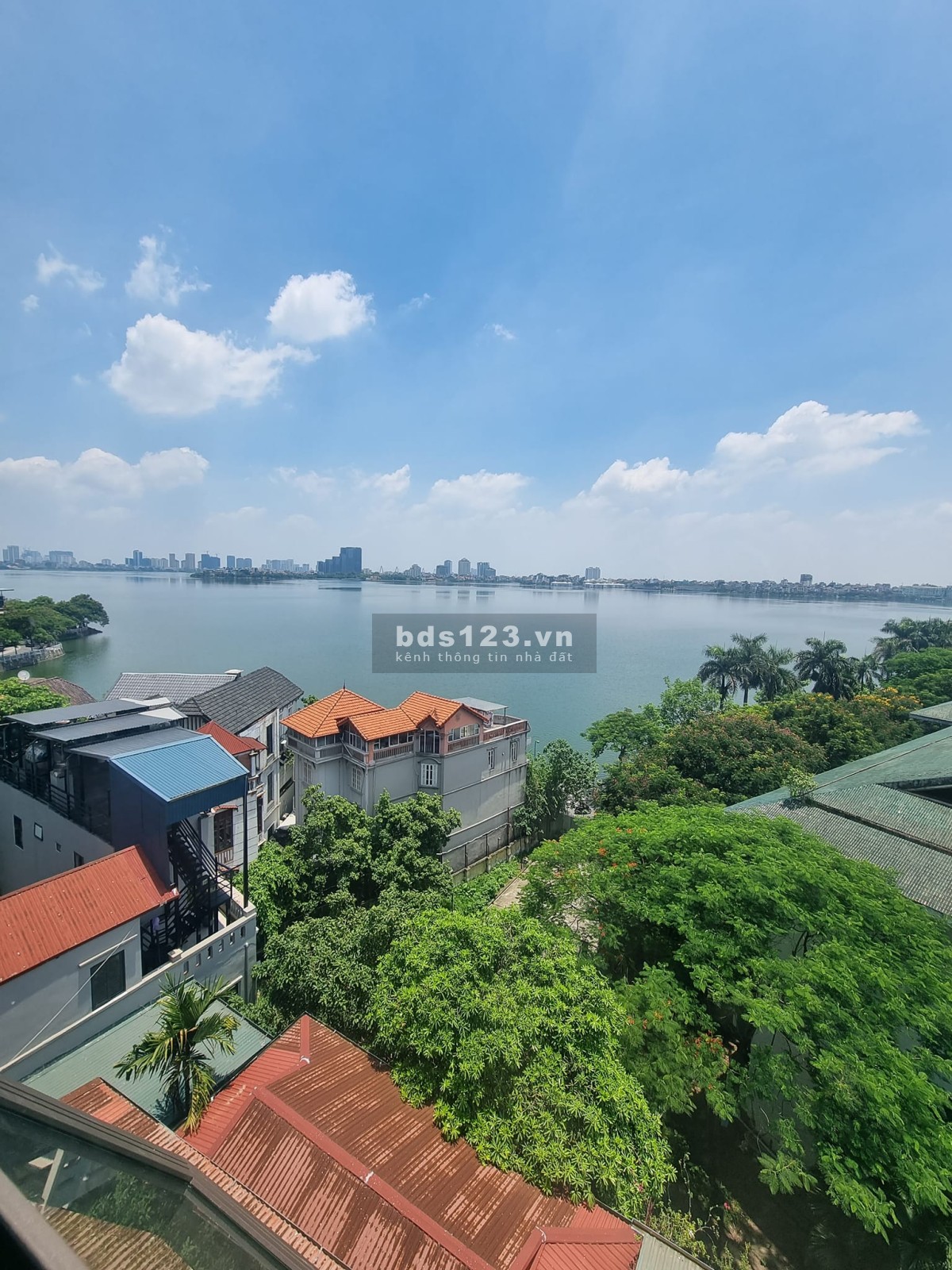 Mặt phố Thuỵ Khuê, view Hồ Tây. Toà 9tầng có hầm KDoanh đa dạng. 161m, Mt 6,5m, 75Tỷ. Duy nhất 1 căn