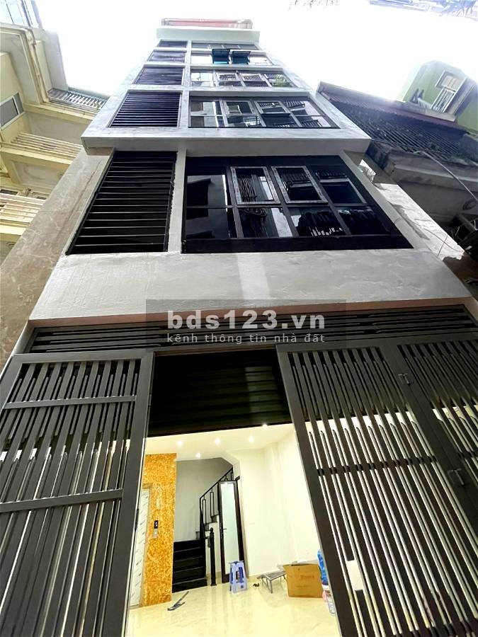Gia đình tôi cần bán căn nhà tại Phố Trịnh Công Sơn, Tây Hồ 60m² x 7 tầng MT 4,7m, giá bán 12,5 tỷ