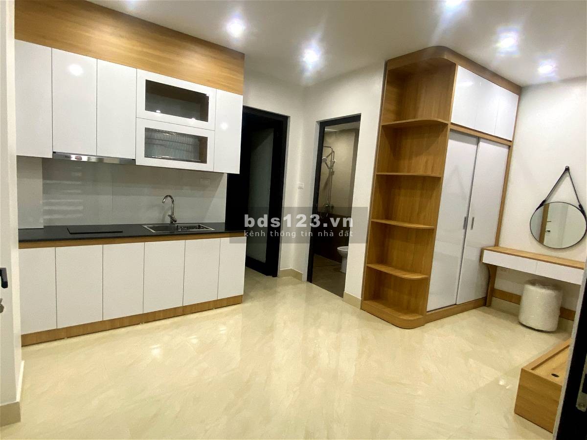 Gia đình tôi cần bán căn nhà tại Phố Trịnh Công Sơn, Tây Hồ 60m² x 7 tầng MT 4,7m, giá bán 12,5 tỷ