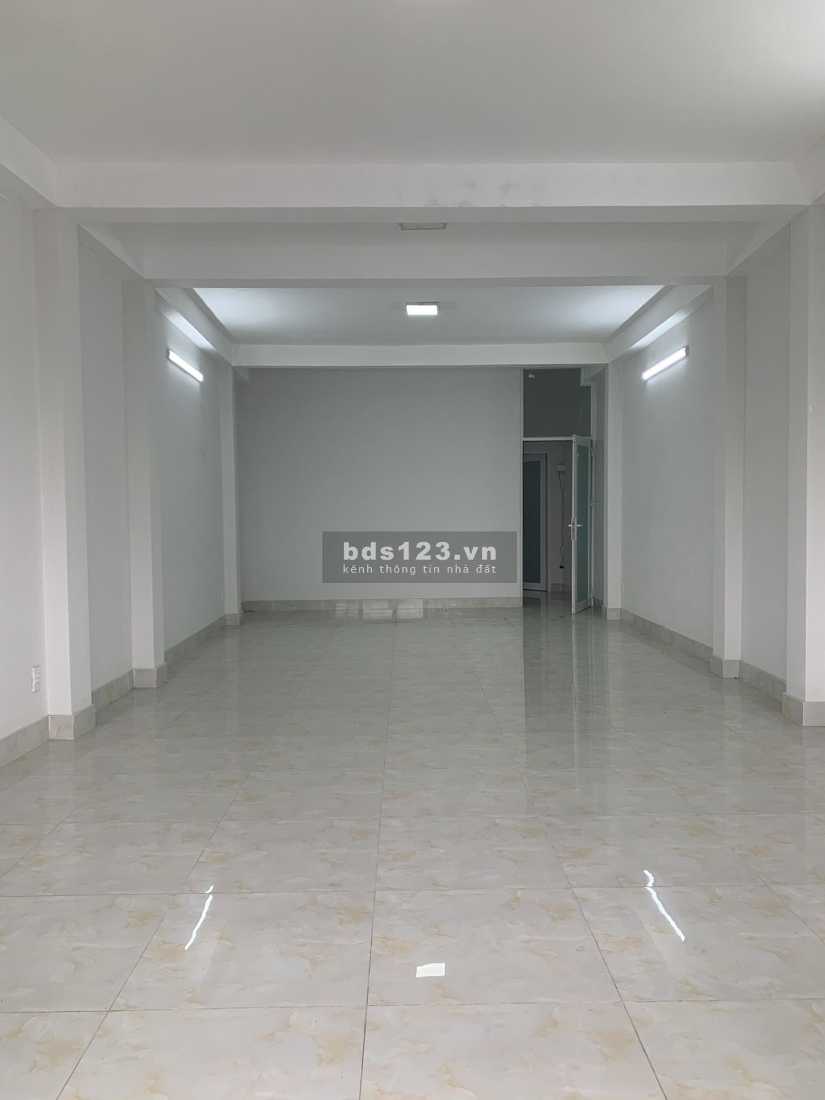 Cho thuê mặt bằng 40m2 MẶT TIỀN Lạc Long Quân, Phường 5, Quận 11