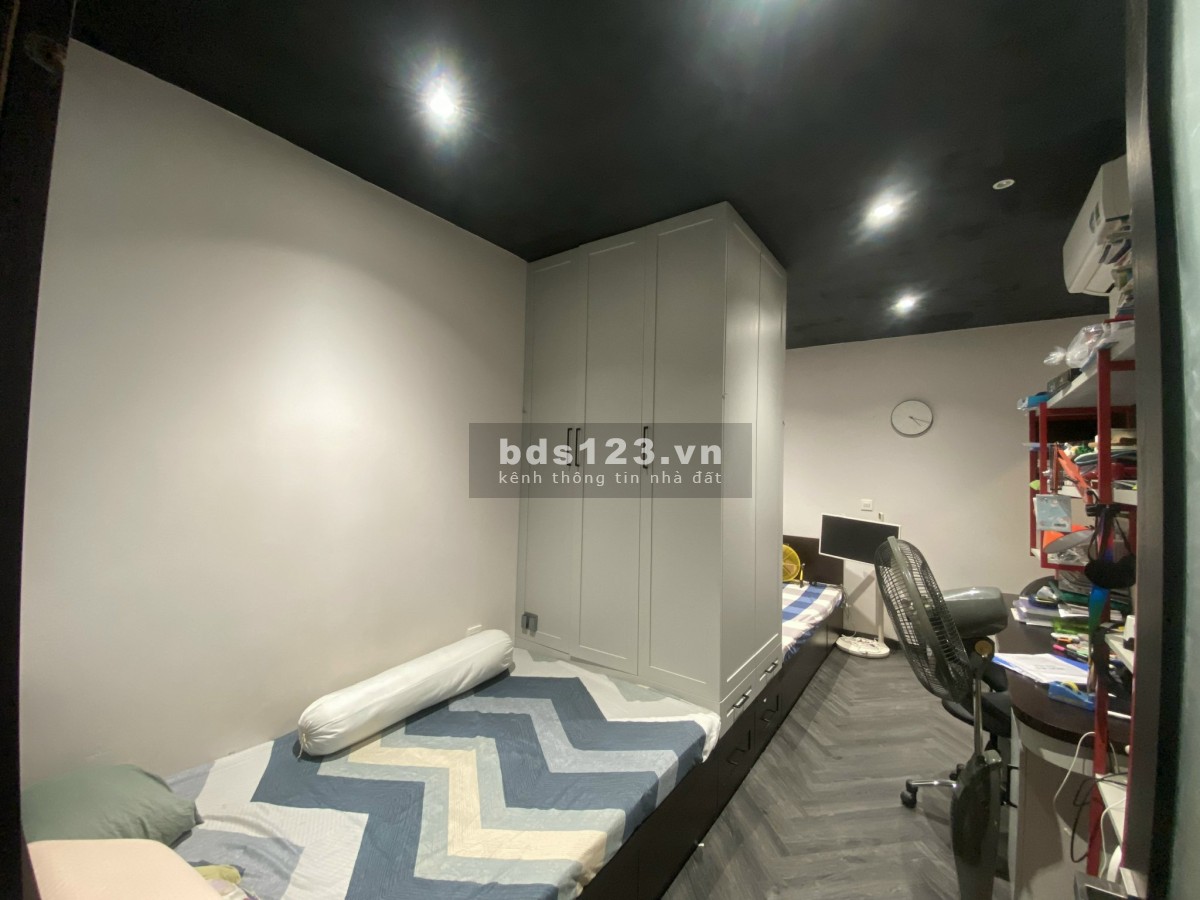 Bán căn hộ tòa L5 tầng 10, 3 phòng ngủ nội thất đầy đủ tại Ciputra Hà Nội