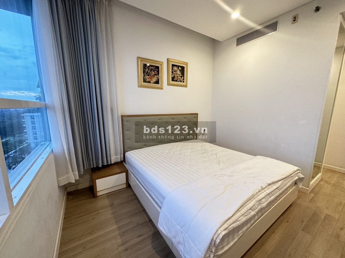 Sarimi 2PN view công viên lầu cao DT 88m2 giá 1200$