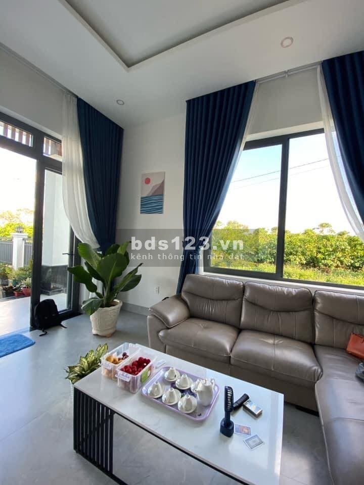 Nhà mặt tiền VinaHouse 3 Hàm Liêm, chỉ 585 triệu nhận nhà ở ngay, cách Phan Thiết 10 phút di chuyển