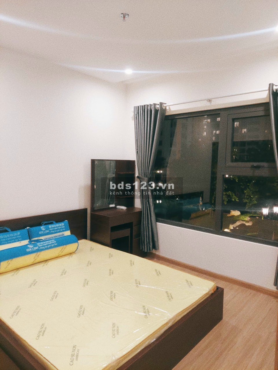 Cho thuê căn hộ 2PN full nội thất gỗ 6,5 triệu tại Vinhomes Quận 9
