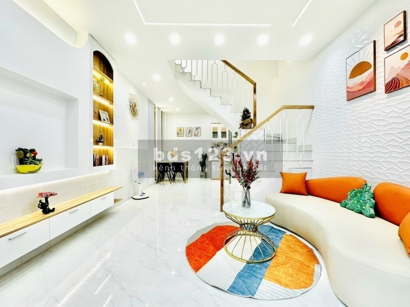 Bán nhà mới xây diện tích 4x17 cạnh bên Gigamall, nhỉnh 4 tỷ