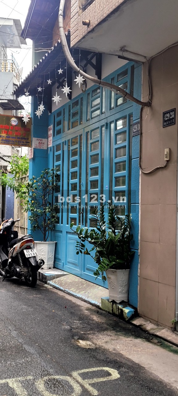 Nhà diện tích 100M 3 bước chân ra mặt tiền giá 7 tỷ 9 trung tâm Bài Cát